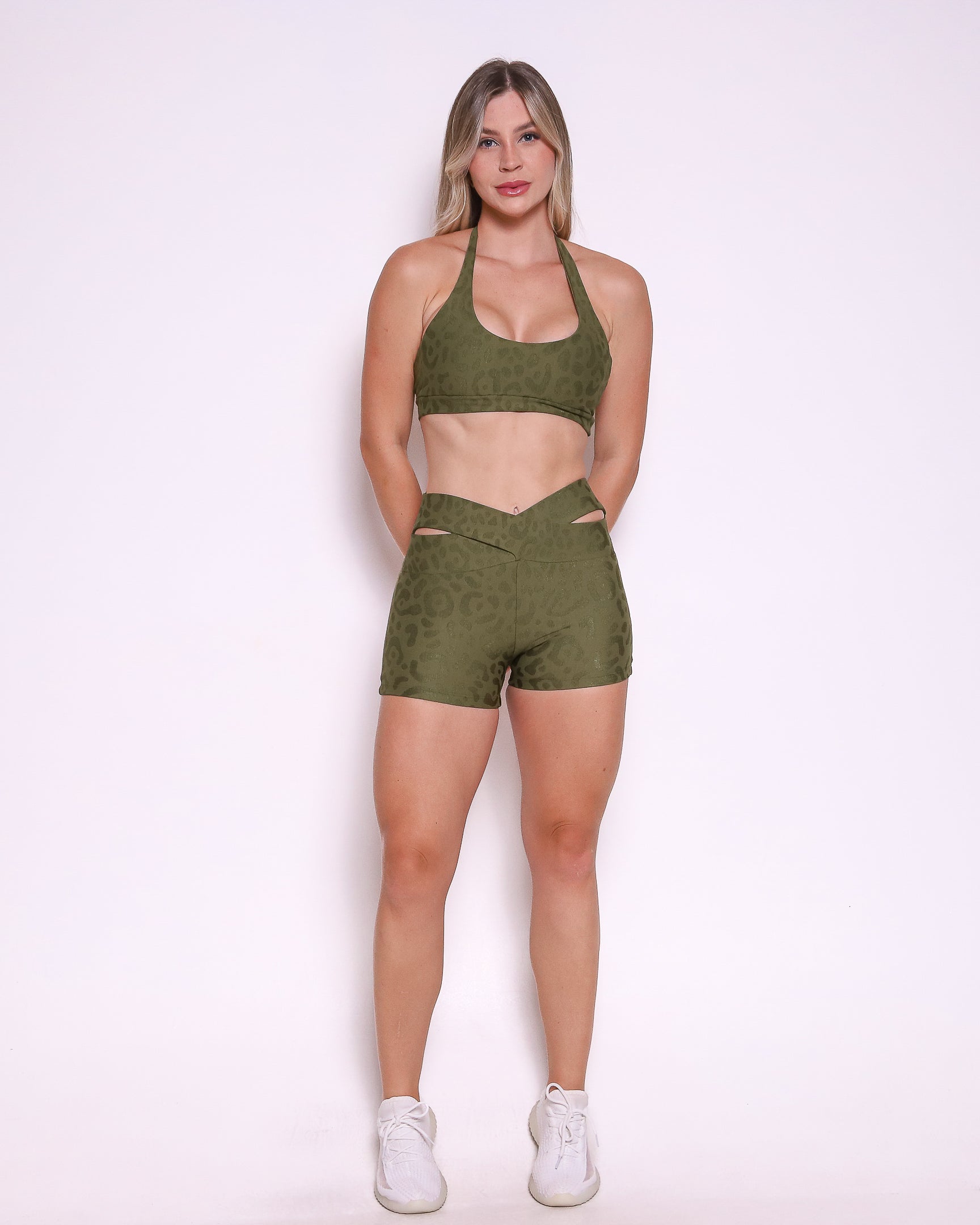 Conjunto Short Básico Cós Cruzado New Onça Fit + Top Jhully